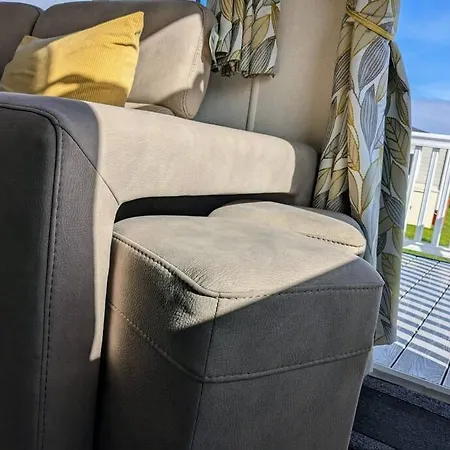 Beautiful Pet Friendly Southerness Caravan With Sea View & Decking Area Mainsriddle Exterior photo