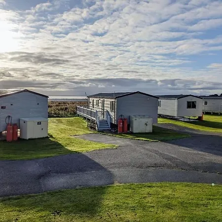 Beautiful Pet Friendly Southerness Caravan With Sea View & Decking Area Mainsriddle Exterior photo