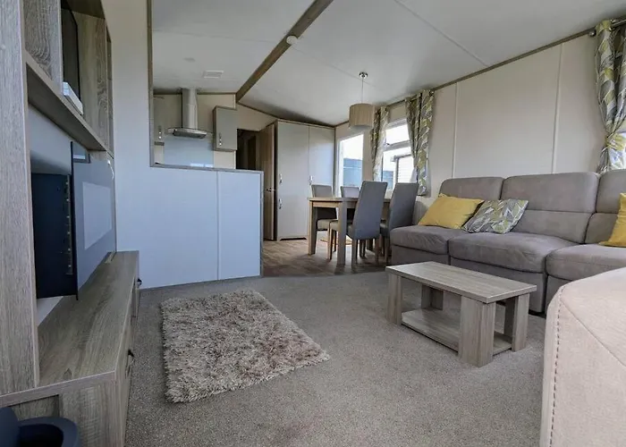 Beautiful Pet Friendly Southerness Caravan With Sea View & Decking Area
