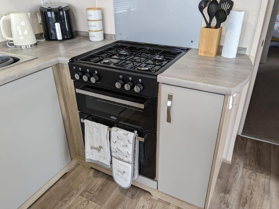 Holiday home Beautiful Pet Friendly Southerness Caravan With Sea View & Decking Area Mainsriddle
